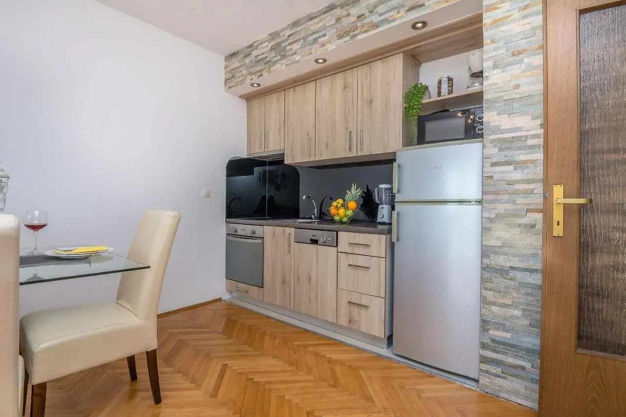 Apartment Radovic Nives Vir