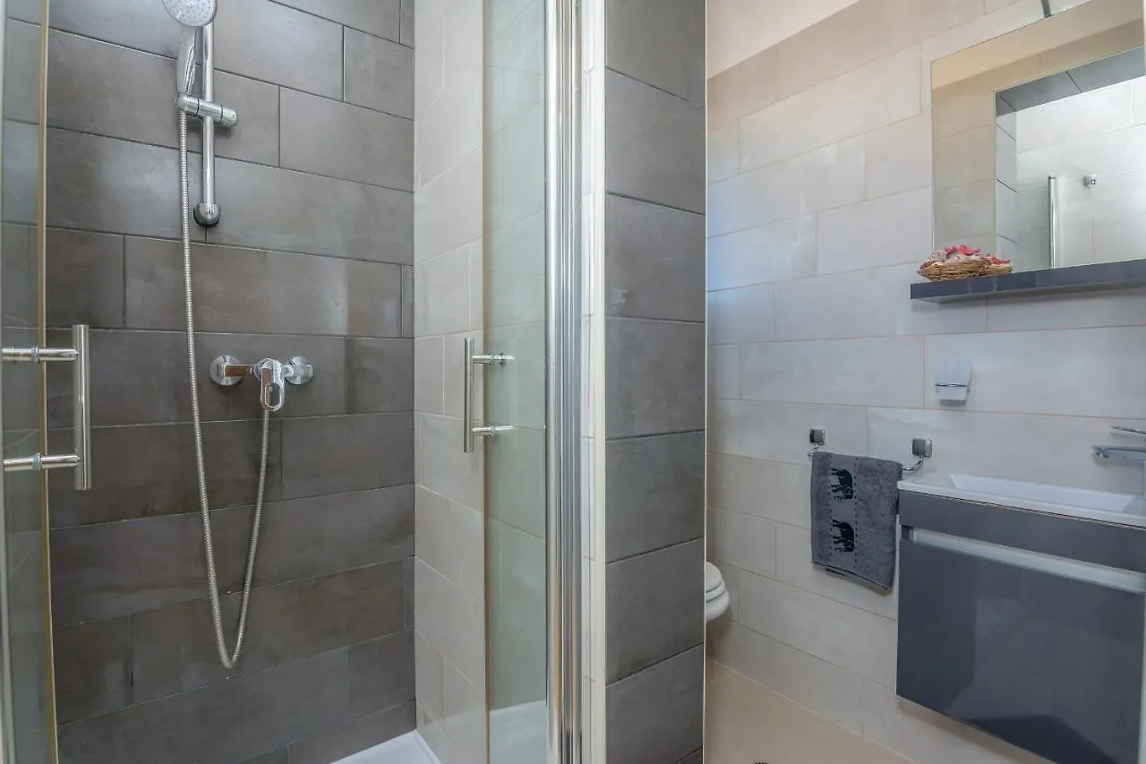Apartment Radovic Nives Vir Chorwacja